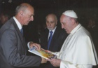 Il-papa-e-Amos-DAntoni 