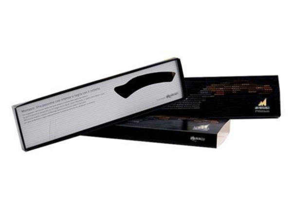 Tray with sleeve and custom die-cut insert 